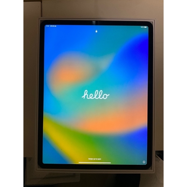 Apple(アップル)のiPad Pro 第4世代12.9インチ256GBWi-Fiモデル及びキーボード スマホ/家電/カメラのPC/タブレット(タブレット)の商品写真