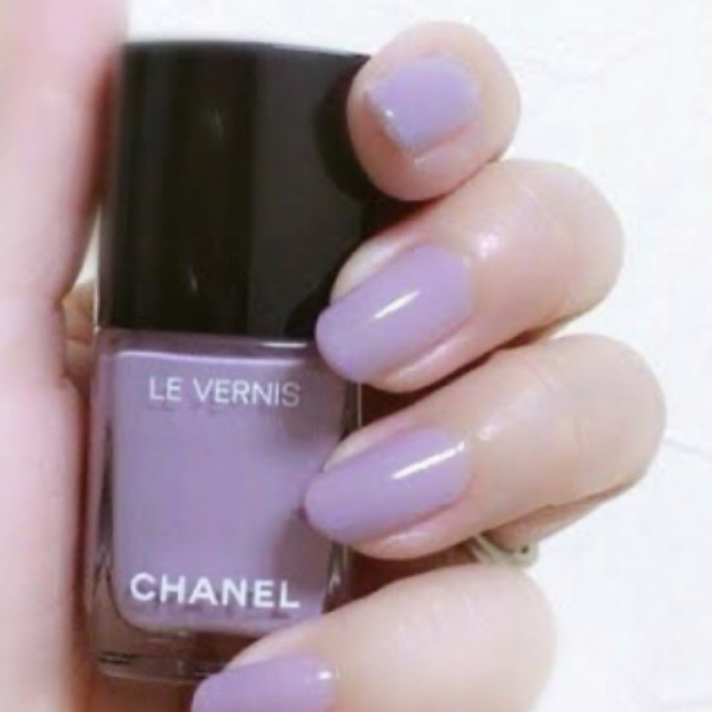 CHANEL(シャネル)のCHANEL💜ヴェルニ未開封限定♯709パープルレイ💜 コスメ/美容のネイル(マニキュア)の商品写真