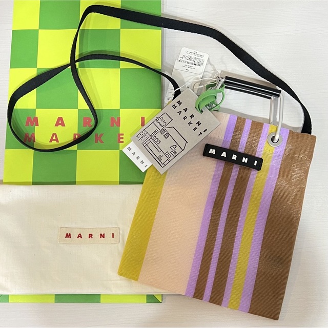 ミニショルダーバッグ新品　MARNI マルニ　ミニショルダーバッグ　レーズン　ストライプバッグ　新作