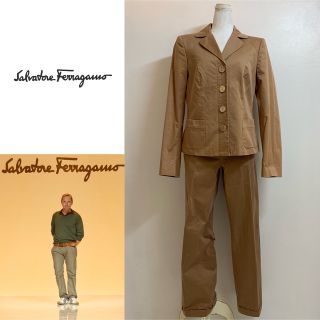 Salvatore Ferragamoフェラガモ *金糸スカートスーツ♡タグ付き-