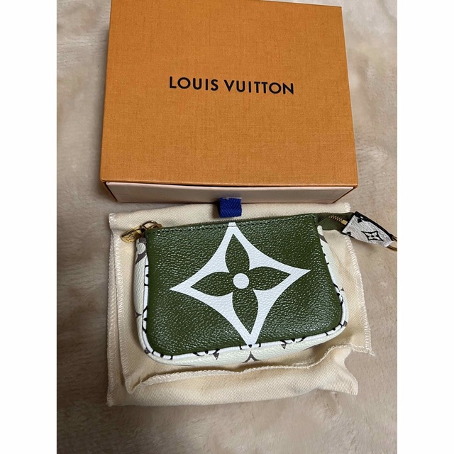 LOUIS VUITTON(ルイヴィトン)の新品未使用　ルイヴィトンモノグラム ジャイアントミニ ポシェット アクセソワール レディースのファッション小物(コインケース)の商品写真