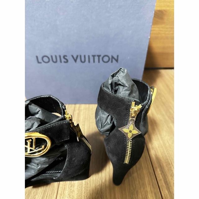 ☆新品☆  ルイ・ヴィトン Louis Vuitton 黒　サンダル