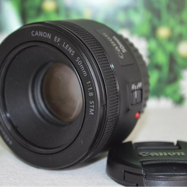 美品 Canon EF 50mm F1.8☆新型STM☆単焦点レンズ☆明るいボケ