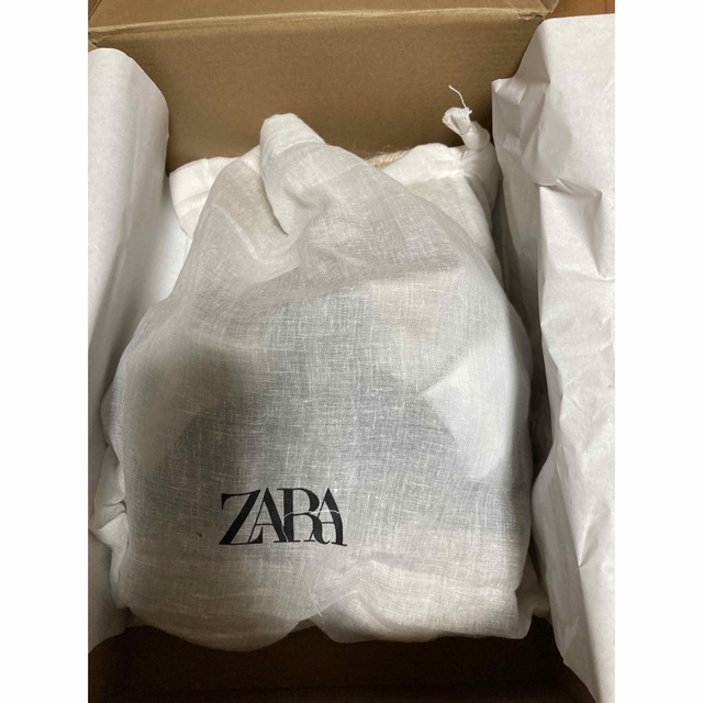 ZARA(ザラ)のzaraサンダル　新品タグ付き　サイズ36 レディースの靴/シューズ(サンダル)の商品写真