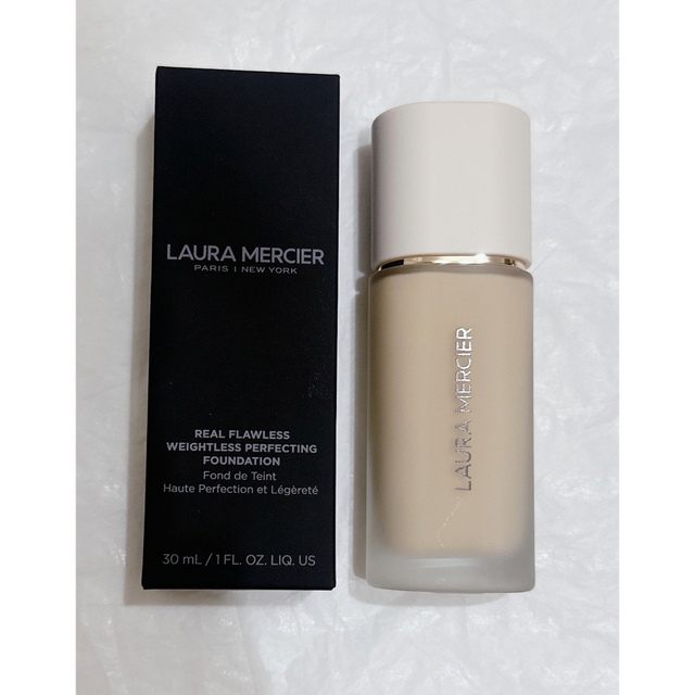 laura mercier(ローラメルシエ)のローラメルシエ リアルフローレスウェイトレスパーフェクティングファンデーション コスメ/美容のベースメイク/化粧品(ファンデーション)の商品写真