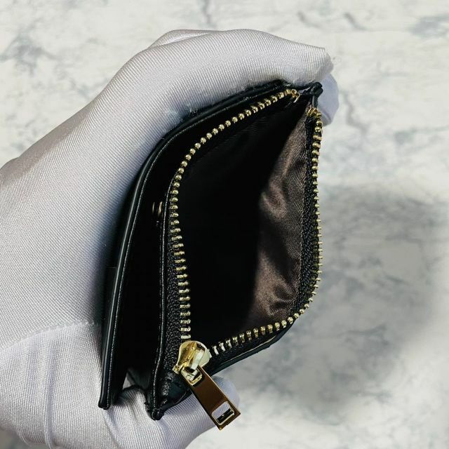 高級素材使用ブランド 二つ折り財布　レディース　タッセル　うさぎチャーム