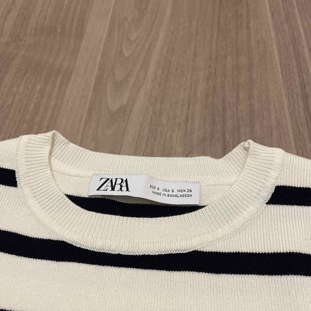 ZARA(ザラ)のZARA クロップド丈Tシャツ　ボーダー レディースのトップス(Tシャツ(半袖/袖なし))の商品写真
