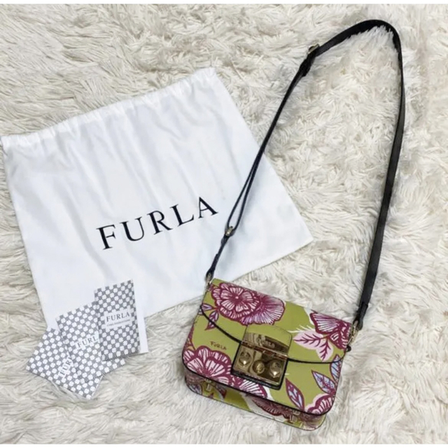 美品　FURLA フルラメトロポリス ショルダーバッグ