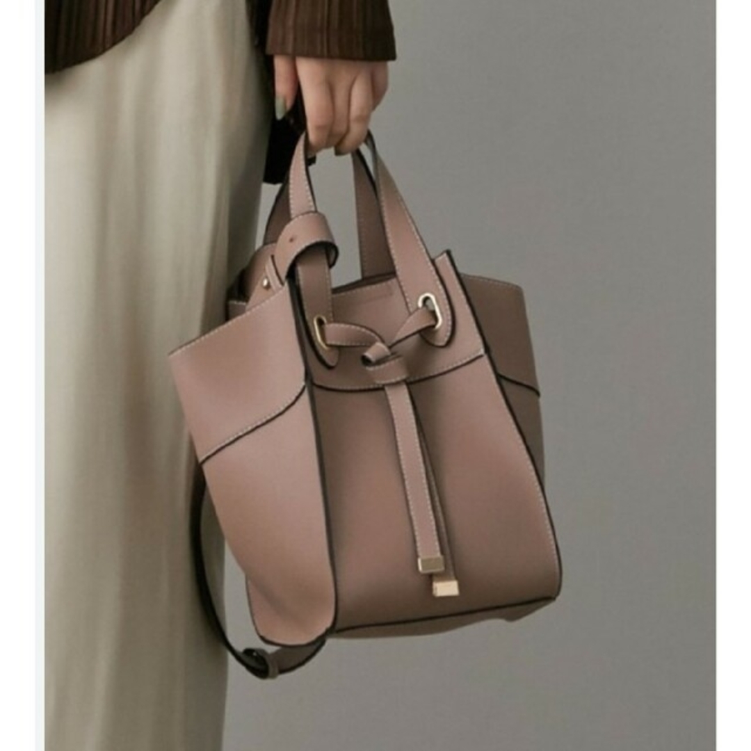 ViS(ヴィス)の【お値下げ】VIS　ショルダーバッグ バッグ フロントタイバッグ レディースのバッグ(トートバッグ)の商品写真