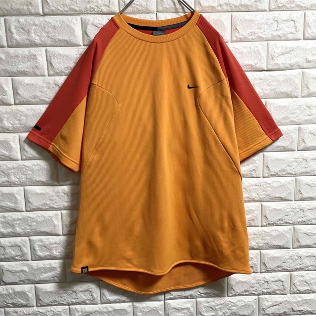 NIKE(ナイキ)のNIKE ナイキ　ドライTシャツ　刺繍ロゴ　メンズXLサイズ メンズのトップス(Tシャツ/カットソー(半袖/袖なし))の商品写真