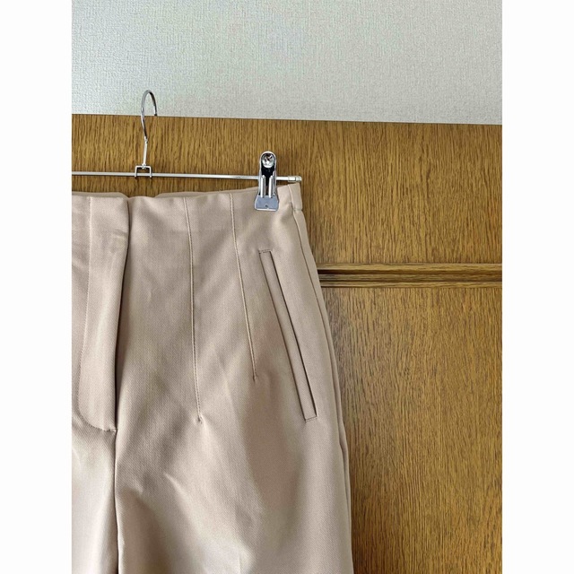 ZARA(ザラ)の【最終価格】ZARA ザラ ハイウエスト カジュアルパンツ レディースのパンツ(カジュアルパンツ)の商品写真