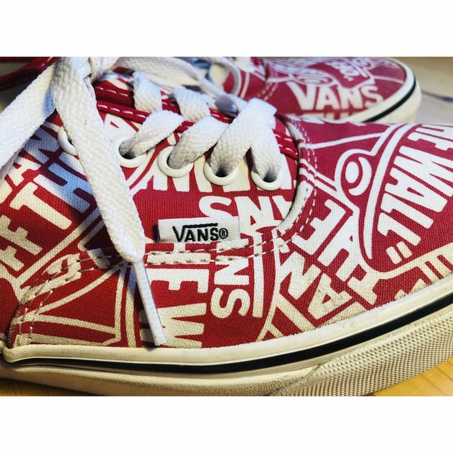 AUTHENTIC（VANS）(オーセンティック)のロサンゼルス購入　オフザウォールパターン　オーセンティック　レッド メンズの靴/シューズ(スニーカー)の商品写真