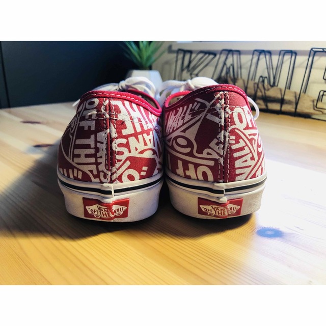 AUTHENTIC（VANS）(オーセンティック)のロサンゼルス購入　オフザウォールパターン　オーセンティック　レッド メンズの靴/シューズ(スニーカー)の商品写真