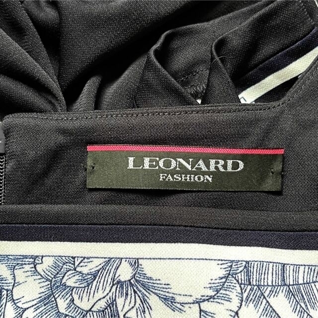 LEONARD(レオナール)のLEONARD レオナール　カンカン素材　ロングワンピース レディースのワンピース(ロングワンピース/マキシワンピース)の商品写真