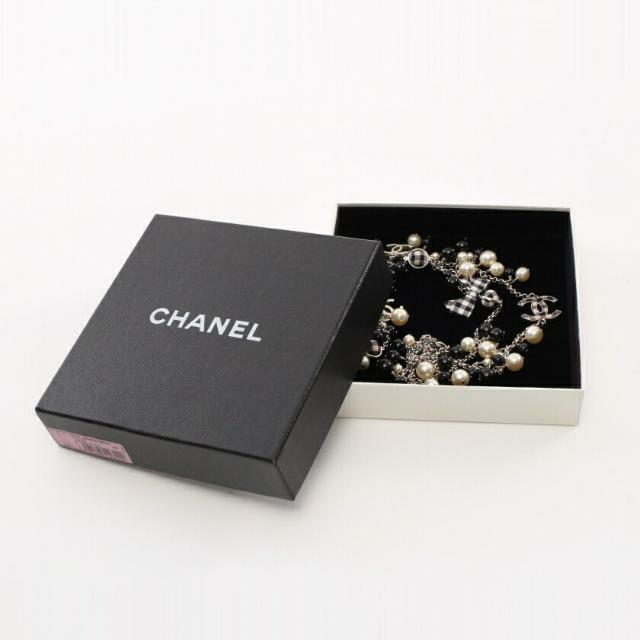 CHANEL(シャネル)のココマーク ネックレス フェイクパール ファブリック シルバー ブラック マルチカラー リボン B11C レディースのアクセサリー(ネックレス)の商品写真