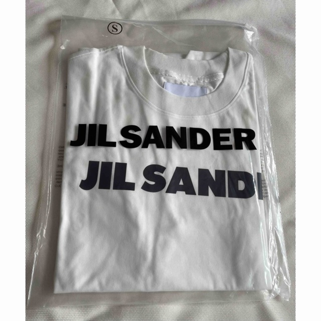 新品　JlL SANDER ジルサンダー　半袖ロゴTシャツ　男女兼用　S レディースのトップス(Tシャツ(半袖/袖なし))の商品写真