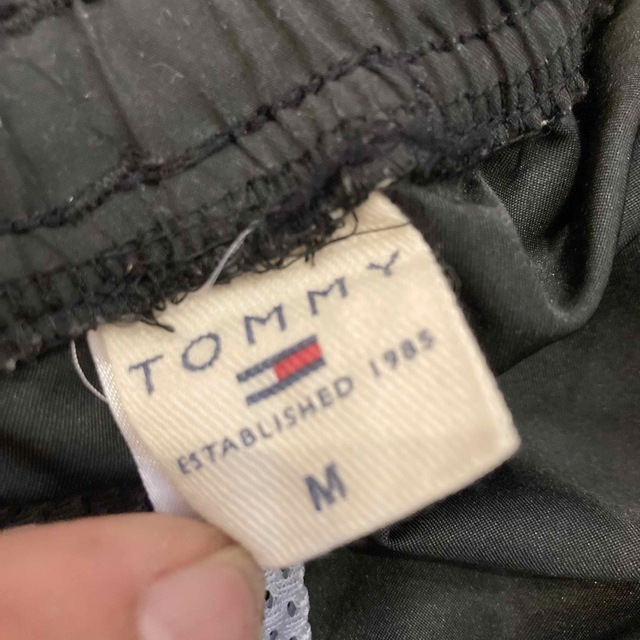 TOMMY HILFIGER(トミーヒルフィガー)の美品送料込み　トミーヒルフィガー　海パン　ブラック　M メンズのパンツ(ショートパンツ)の商品写真