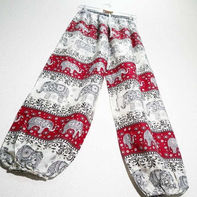 【新品】タイパンツ　キュートな象　濃い赤&生成りのボーダー風 メンズのパンツ(サルエルパンツ)の商品写真