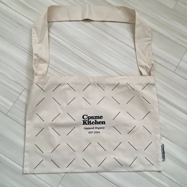 Cosme Kitchen(コスメキッチン)の新品　コスメキッチン  cosmekitchen エコバック　エコバッグ レディースのバッグ(エコバッグ)の商品写真