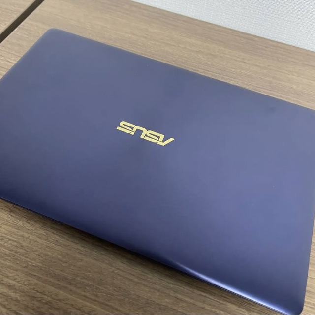 ASUS UX390U