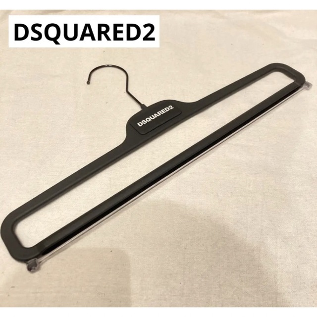 DSQUARED2(ディースクエアード)の送料込み　ディースクエアード　ハンガー　ブラック インテリア/住まい/日用品の収納家具(棚/ラック/タンス)の商品写真