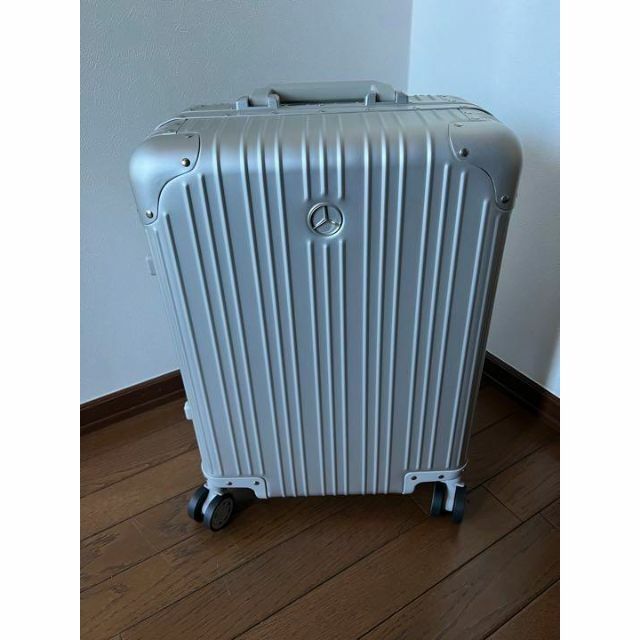 RIMOWA(リモワ)の新品未使用 メルセデスベンツ　スーツケース　キャリーバッグ 32l　 メンズのバッグ(トラベルバッグ/スーツケース)の商品写真