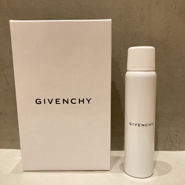 GIVENCHY(ジバンシィ)の送料込み　ジバンシー　ライター用　ガスレフィール　活性炭入り メンズのファッション小物(タバコグッズ)の商品写真