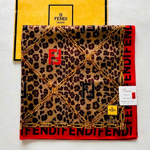 FENDI(フェンディ)のFENDI★フェンディ★大判ハンカチJ★新品未使用 レディースのファッション小物(ハンカチ)の商品写真