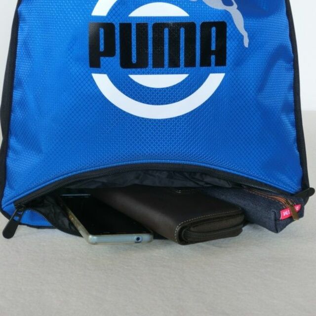 PUMA(プーマ)のプーマ　ファンダメンタルズ J 2ルーム ジムサック　p8225　青 メンズのバッグ(バッグパック/リュック)の商品写真