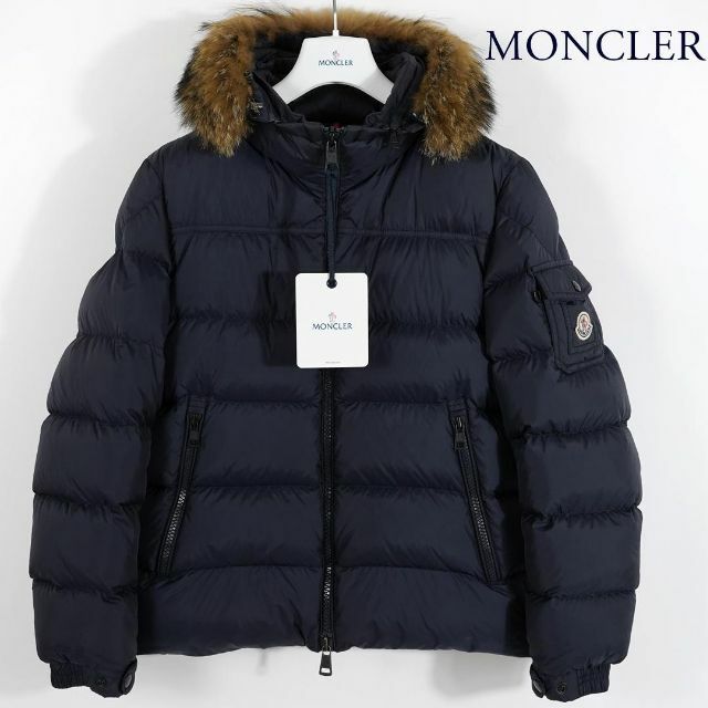 MONCLER(モンクレール)のモンクレール MARQUE ファー付 1サイズ DISTタグ 国内正規品 メンズのジャケット/アウター(ダウンジャケット)の商品写真