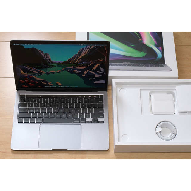 Apple(アップル)のMacBook Pro 13インチ M1 / 16GB US配列 スマホ/家電/カメラのPC/タブレット(ノートPC)の商品写真