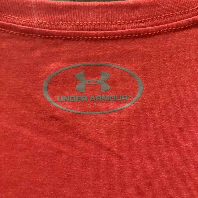 UNDER ARMOUR(アンダーアーマー)の新品送料込み　アンダーアーマー　Tシャツ　レッド　S メンズのトップス(Tシャツ/カットソー(半袖/袖なし))の商品写真