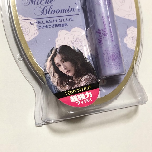 Miche Bloomin'(ミッシュブルーミン)の【新品】ミッシュブルーミン アイラッシュグルー 5ml つけまつげ のり 接着剤 コスメ/美容のベースメイク/化粧品(つけまつげ)の商品写真