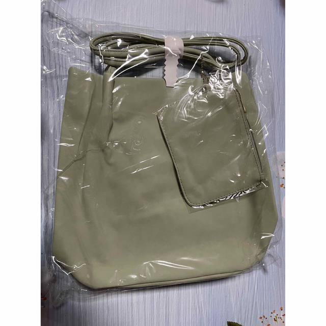 FELISSIMO(フェリシモ)の♪縦型ショルダートート☆カードケース付き レディースのバッグ(ショルダーバッグ)の商品写真