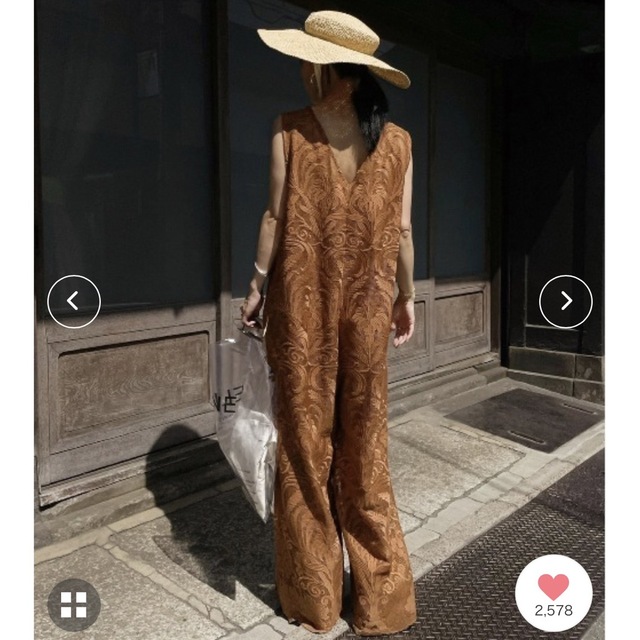 Ameri VINTAGE(アメリヴィンテージ)の ameri CHLOE V NECK ROMPERS レディースのパンツ(オールインワン)の商品写真