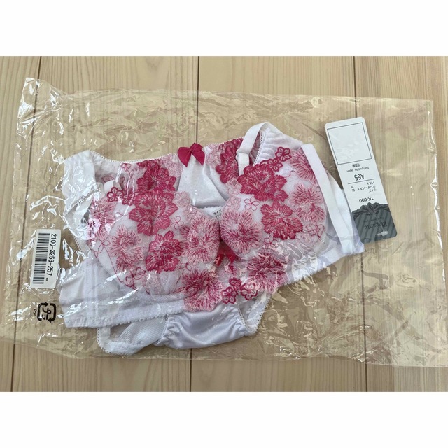 ブラジャー＆ショーツセット　バラ刺繍　花柄　刺しゅう　A65 新品 レディースの下着/アンダーウェア(ブラ&ショーツセット)の商品写真