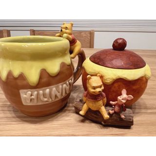 ディズニー(Disney)の美品　DISNEY クラシックプー　小物入れ＆マグカップ(小物入れ)