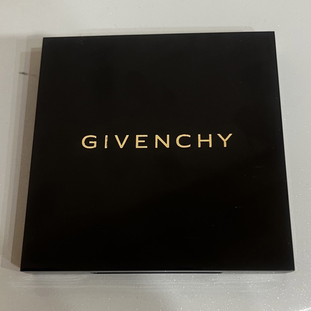 GIVENCHY(ジバンシィ)のGIVENCHY 免税店限定 メイクパレット コスメ/美容のキット/セット(コフレ/メイクアップセット)の商品写真