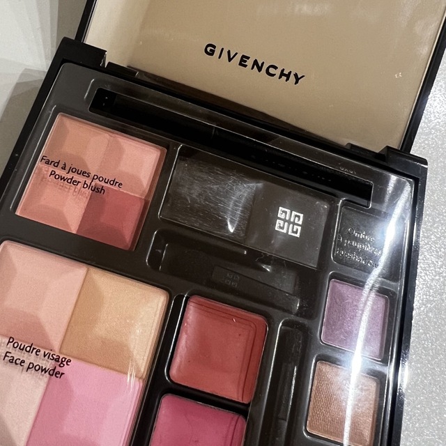 GIVENCHY(ジバンシィ)のGIVENCHY 免税店限定 メイクパレット コスメ/美容のキット/セット(コフレ/メイクアップセット)の商品写真