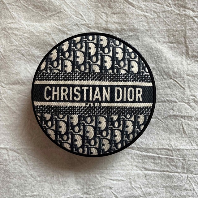 Dior(ディオール)のディオール ディオールマニアエディション クッションファンデ ケース 限定 コスメ/美容のベースメイク/化粧品(ファンデーション)の商品写真