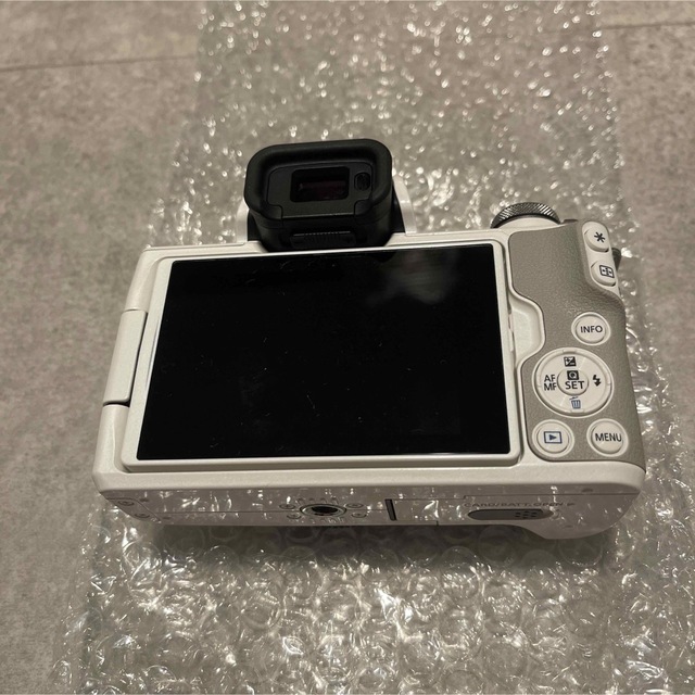 Canon ミラーレス一眼カメラ EOS KISS M ダブルズームキット カメラ Canon ミラーレス一眼カメラ EOS KISS M ダブルズームキット カメラ