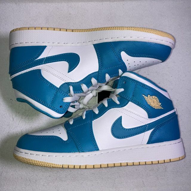 NIKE - エアジョーダン1 MID GS 水色 ライトブルー 白 25cm 箱付きの