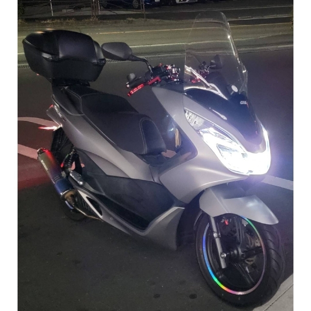 ホンダ(ホンダ)の大人気のバイク(PCX 150cc KF18 大人仕様カスタム車) 改造箇所多数 自動車/バイクのバイク(車体)の商品写真