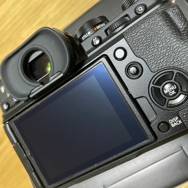 富士フイルム(フジフイルム)のFUJIFILM X-T4 ボディ  スマホ/家電/カメラのカメラ(ミラーレス一眼)の商品写真