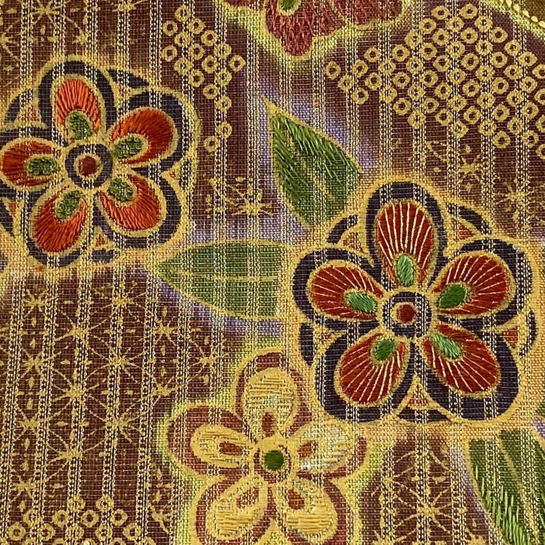 袋帯 未使用 正絹 カジュアル 仕立て上がり お太鼓柄 相良刺繍 花の図 白茶色 多色 金 きもの北條 A911-12