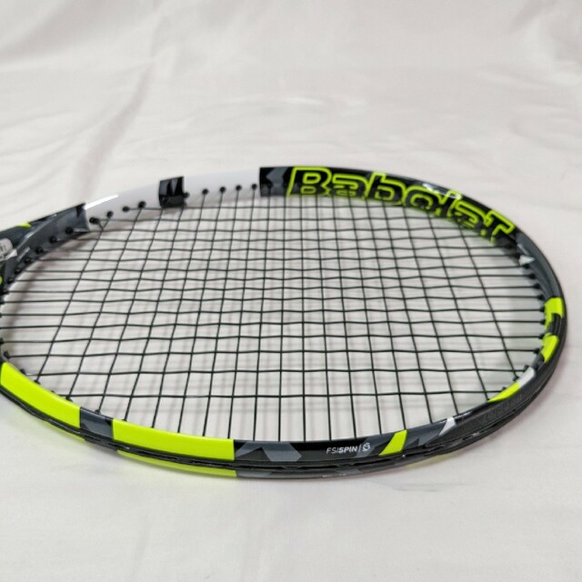 メール便に限り送料無料!! 極美品 Babolat バボラ ピュアアエロ 2022