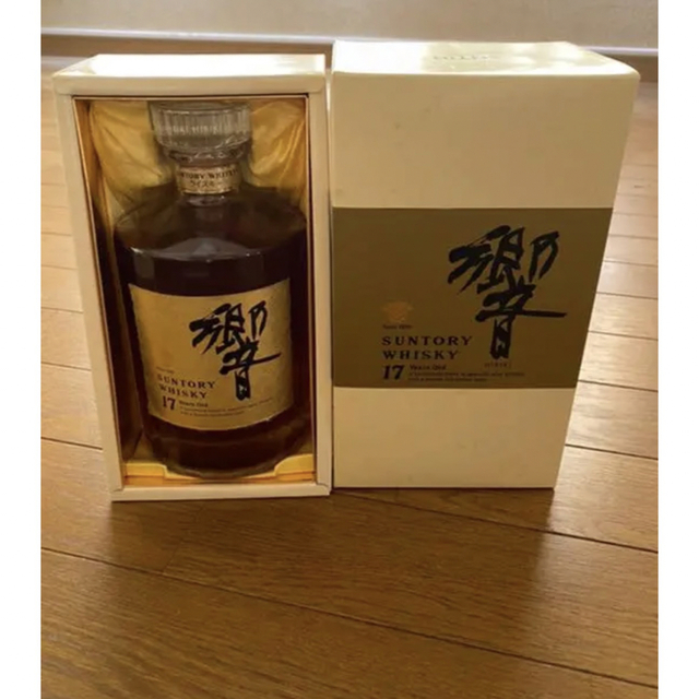 サントリー　ウイスキー　響　17年 ゴールドラベル  750ml （専用化粧箱入 食品/飲料/酒の酒(ウイスキー)の商品写真