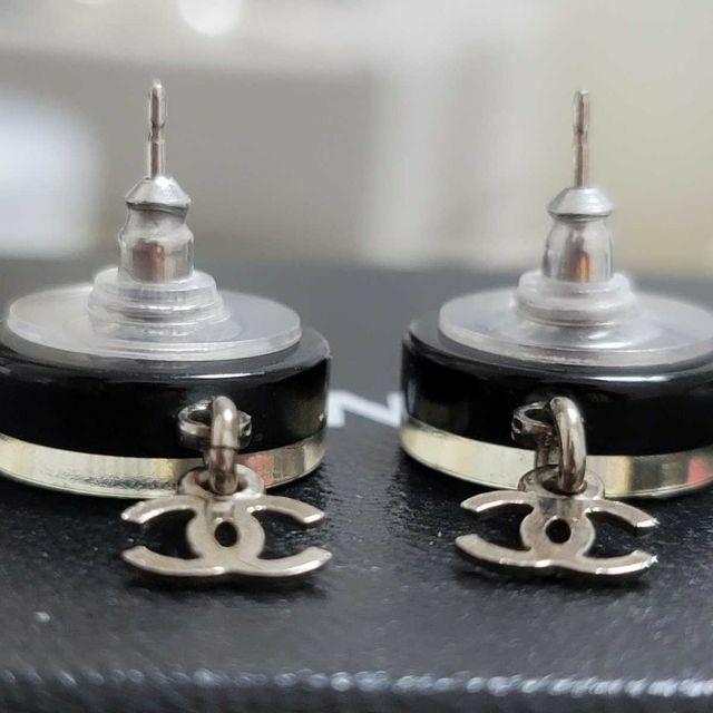 CHANEL - 確実正規品 シャネル ぶら下がり ピアス 箱、保存袋 新品
