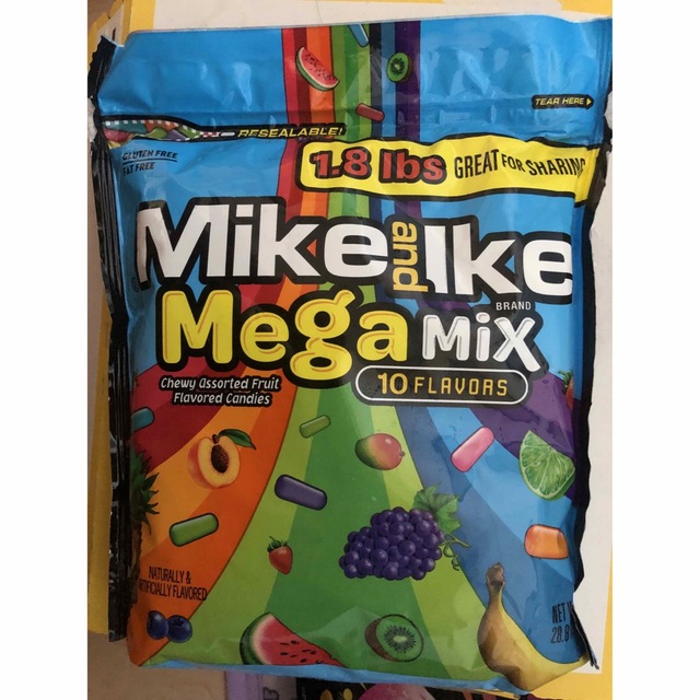 Mike and Ike Mega Mix アメリカ　お菓子 900gr