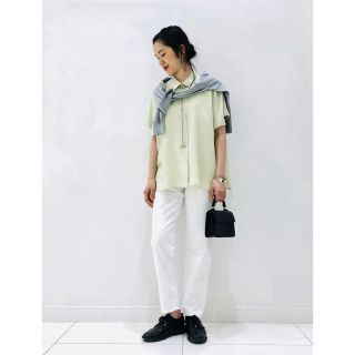 ユニクロ(UNIQLO)のきのこっちゃん様専用　レーヨンブラウス　半袖　ユニクロ(シャツ/ブラウス(半袖/袖なし))